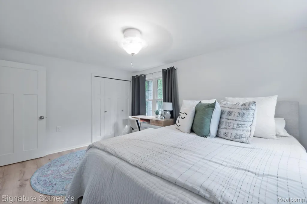 2593 S Christian Hills Drive Rochester Hills City MI 48309