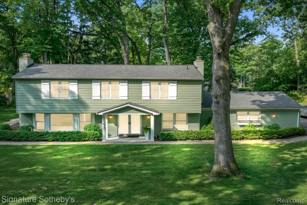 2593 S Christian Hills Drive Rochester Hills City MI 48309