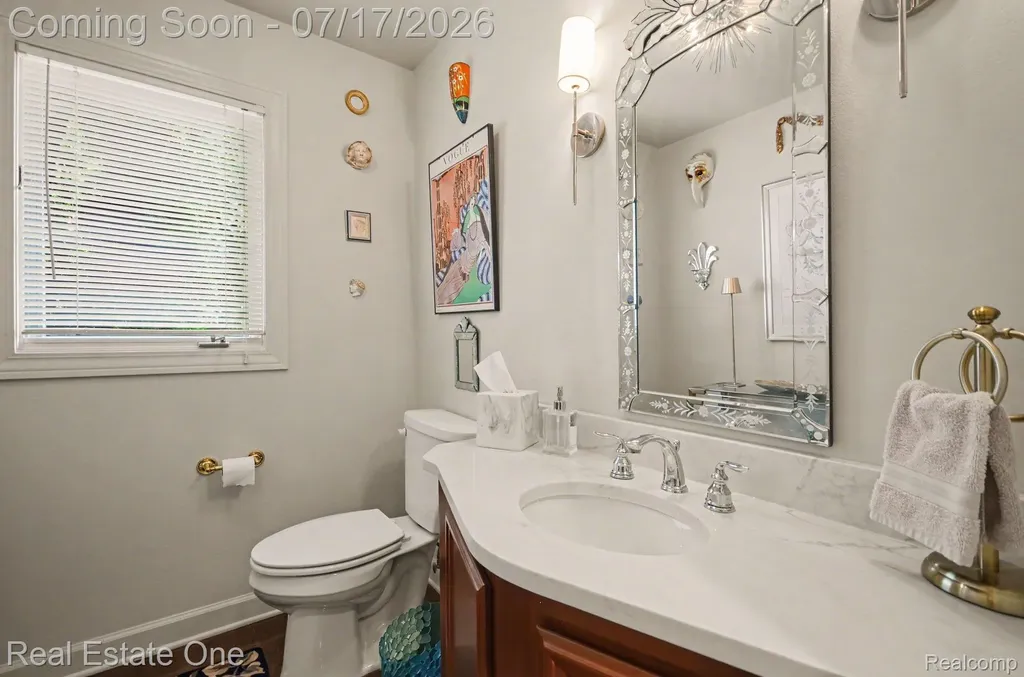 2819 Bywater Drive Troy City MI 48085