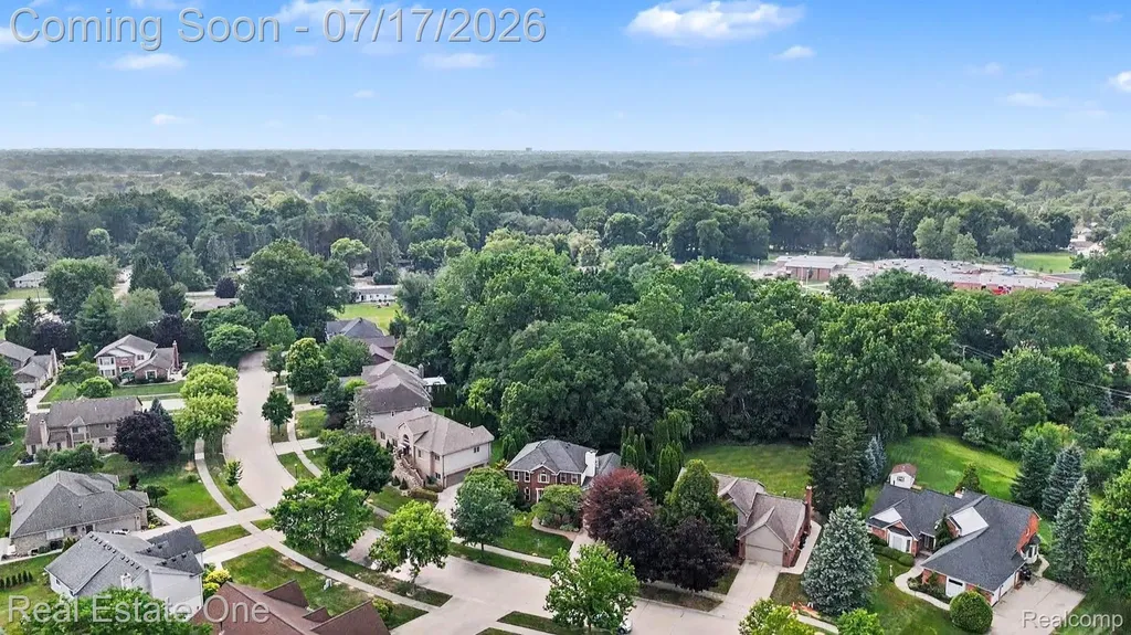 2819 Bywater Drive Troy City MI 48085