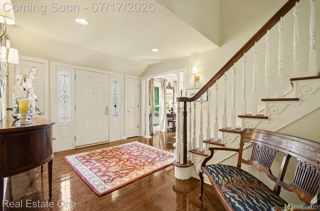 2819 Bywater Drive Troy City MI 48085