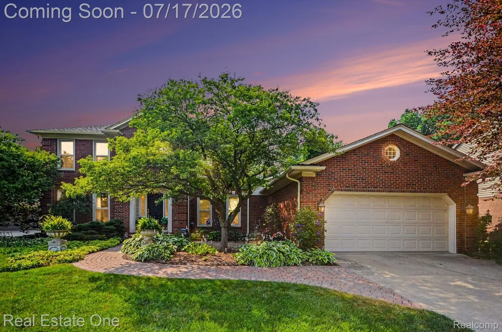 2819 Bywater Drive Troy City MI 48085