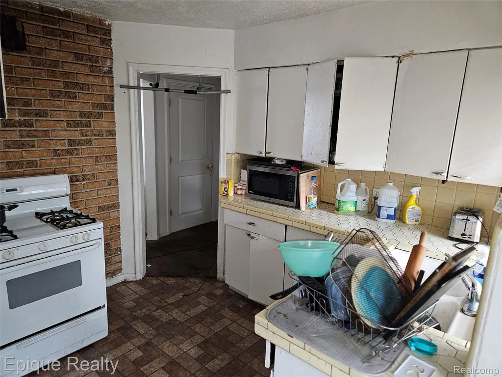 4645 Chatsworth Street Detroit City MI 48224