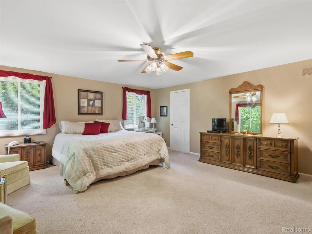 28854 Eton Glen Farmington Hills City MI 48331
