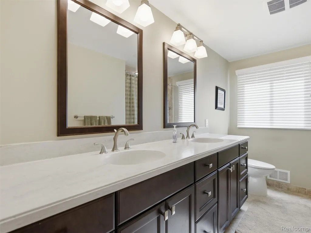 28854 Eton Glen Farmington Hills City MI 48331