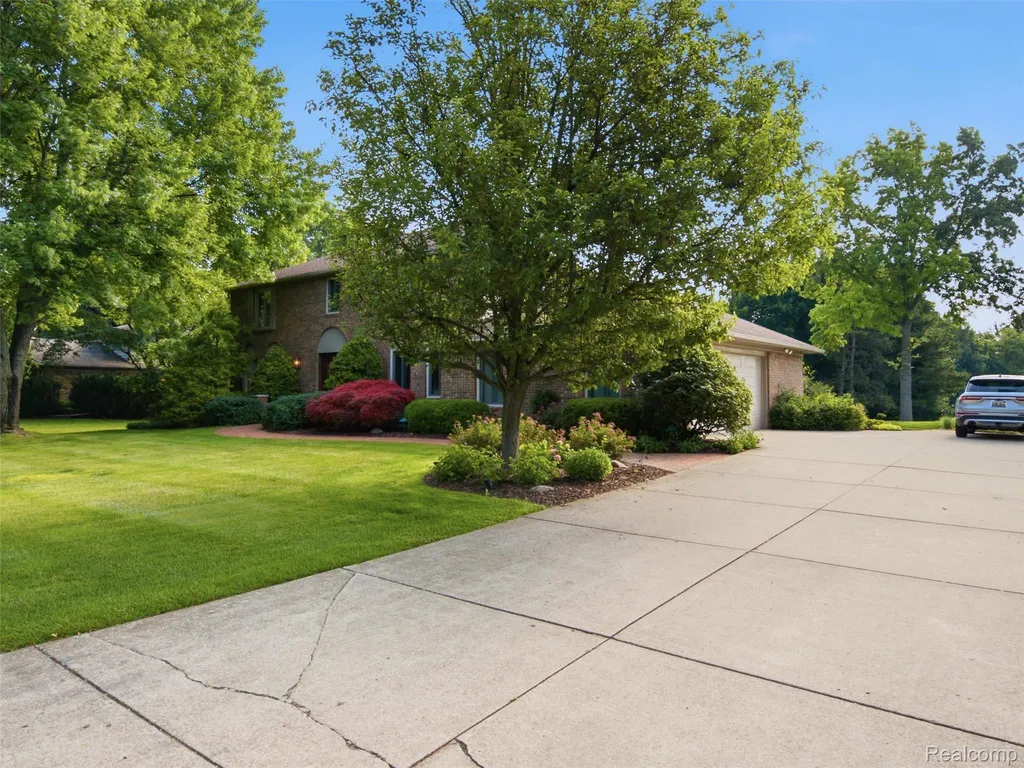 28854 Eton Glen Farmington Hills City MI 48331