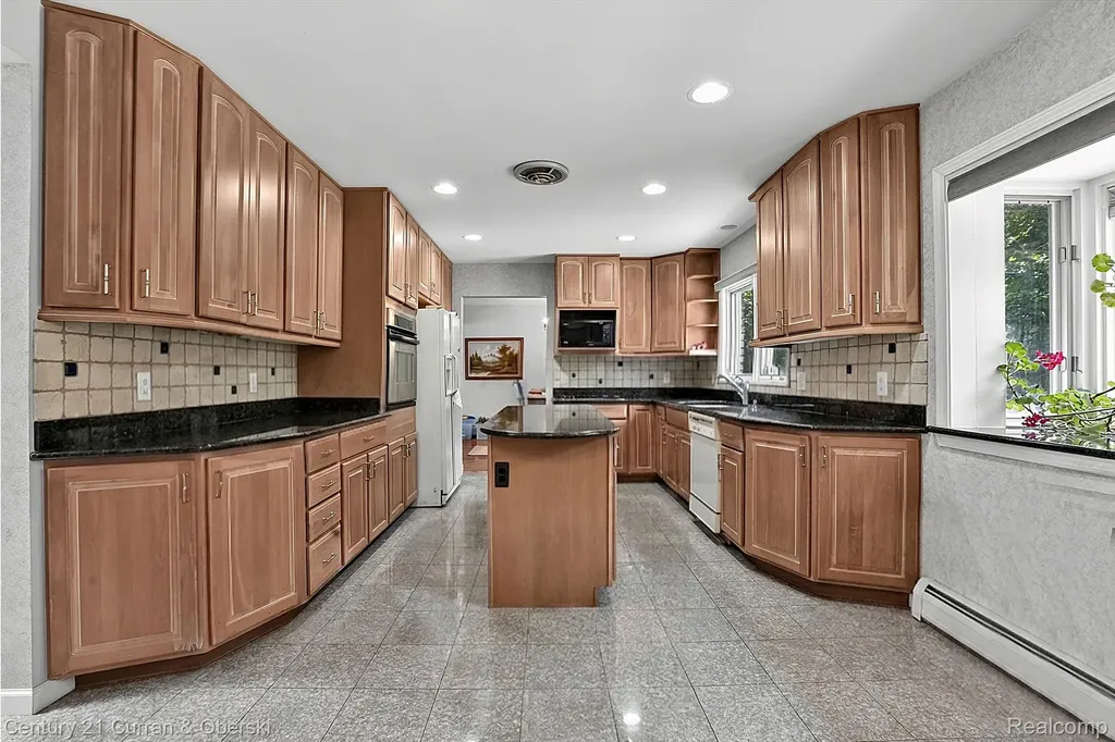 23941 Marshall Street Dearborn City MI 48124