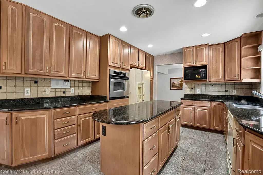 23941 Marshall Street Dearborn City MI 48124