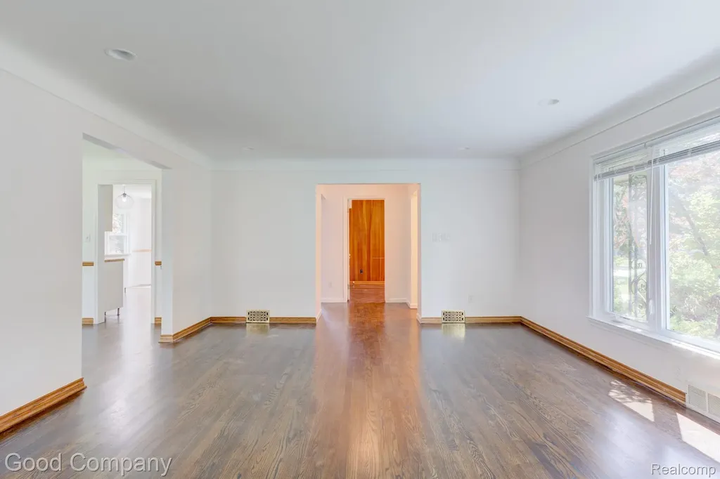 10 Millington Road Pleasant Ridge City MI 48069