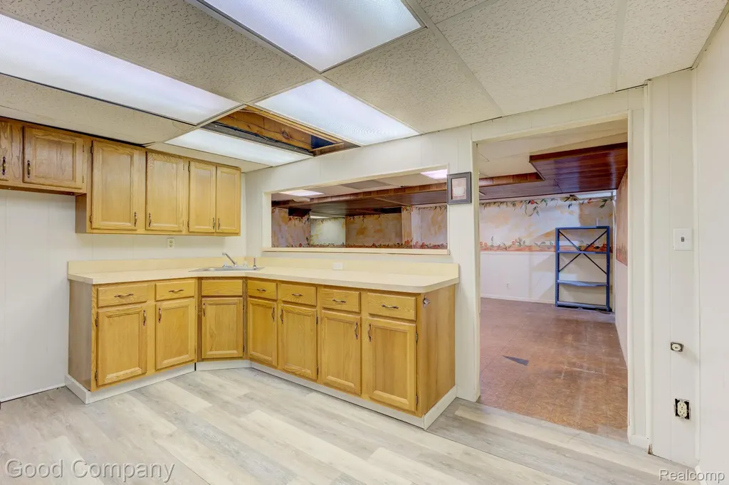 10 Millington Road Pleasant Ridge City MI 48069