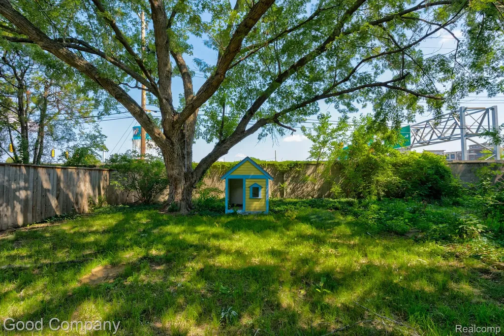 10 Millington Road Pleasant Ridge City MI 48069