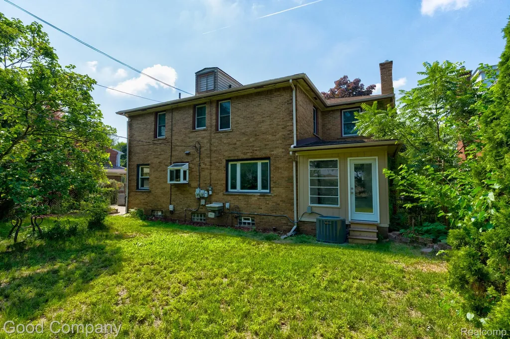 10 Millington Road Pleasant Ridge City MI 48069
