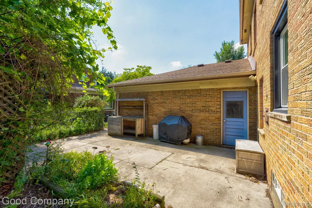 10 Millington Road Pleasant Ridge City MI 48069
