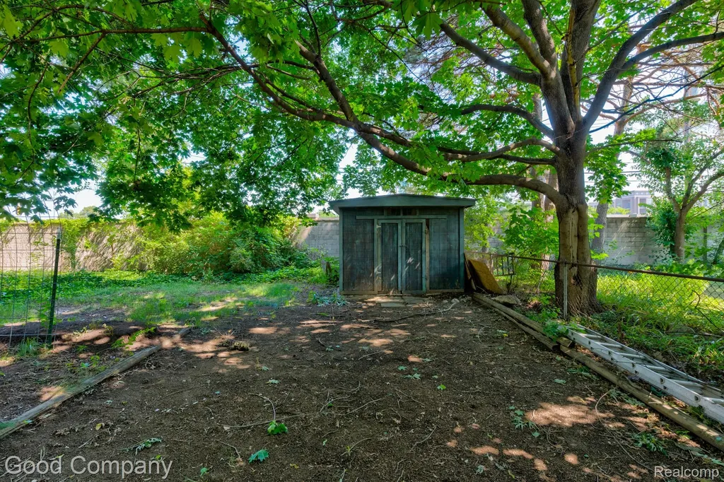 10 Millington Road Pleasant Ridge City MI 48069