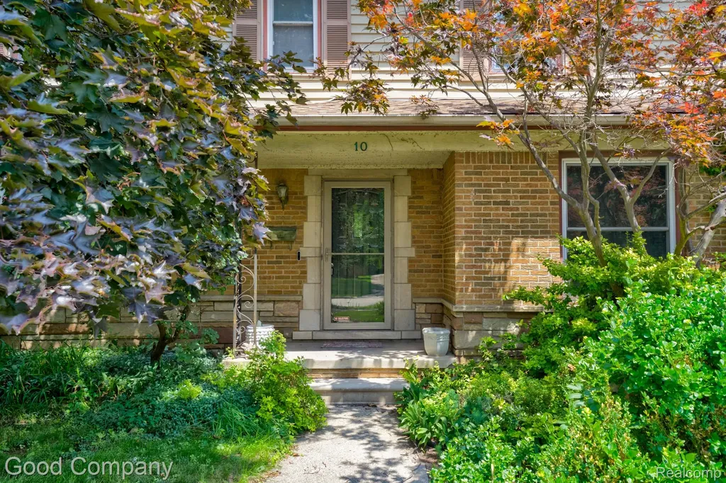 10 Millington Road Pleasant Ridge City MI 48069