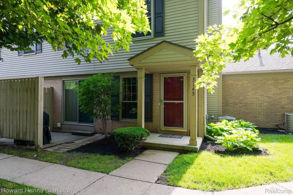 3145 Hidden Ridge Drive Waterford Charter Township MI 48328