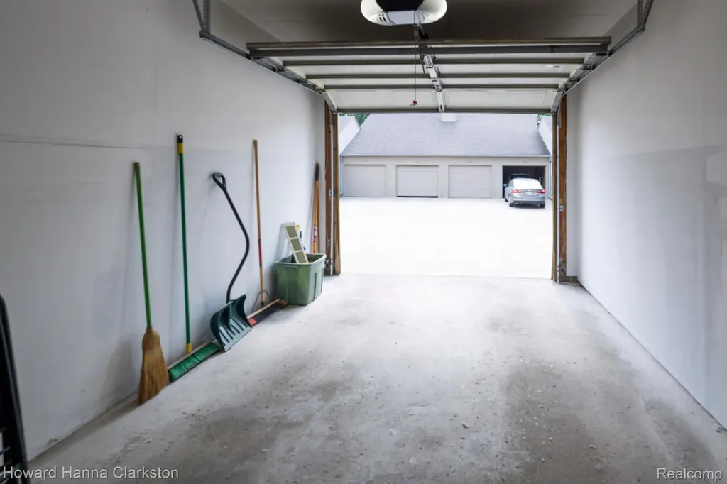 3145 Hidden Ridge Drive Waterford Charter Township MI 48328