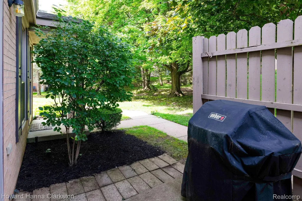 3145 Hidden Ridge Drive Waterford Charter Township MI 48328