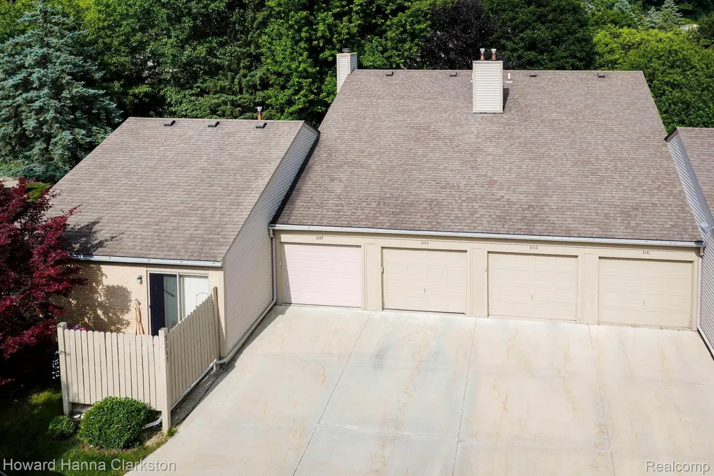 3145 Hidden Ridge Drive Waterford Charter Township MI 48328