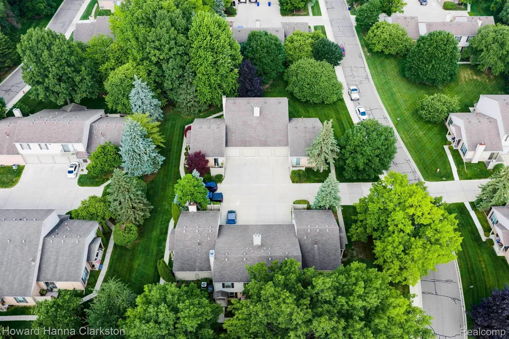 3145 Hidden Ridge Drive Waterford Charter Township MI 48328