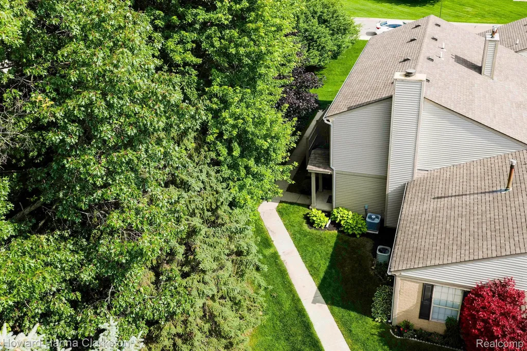 3145 Hidden Ridge Drive Waterford Charter Township MI 48328