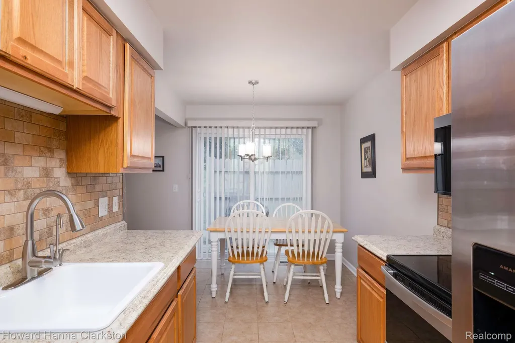 3145 Hidden Ridge Drive Waterford Charter Township MI 48328