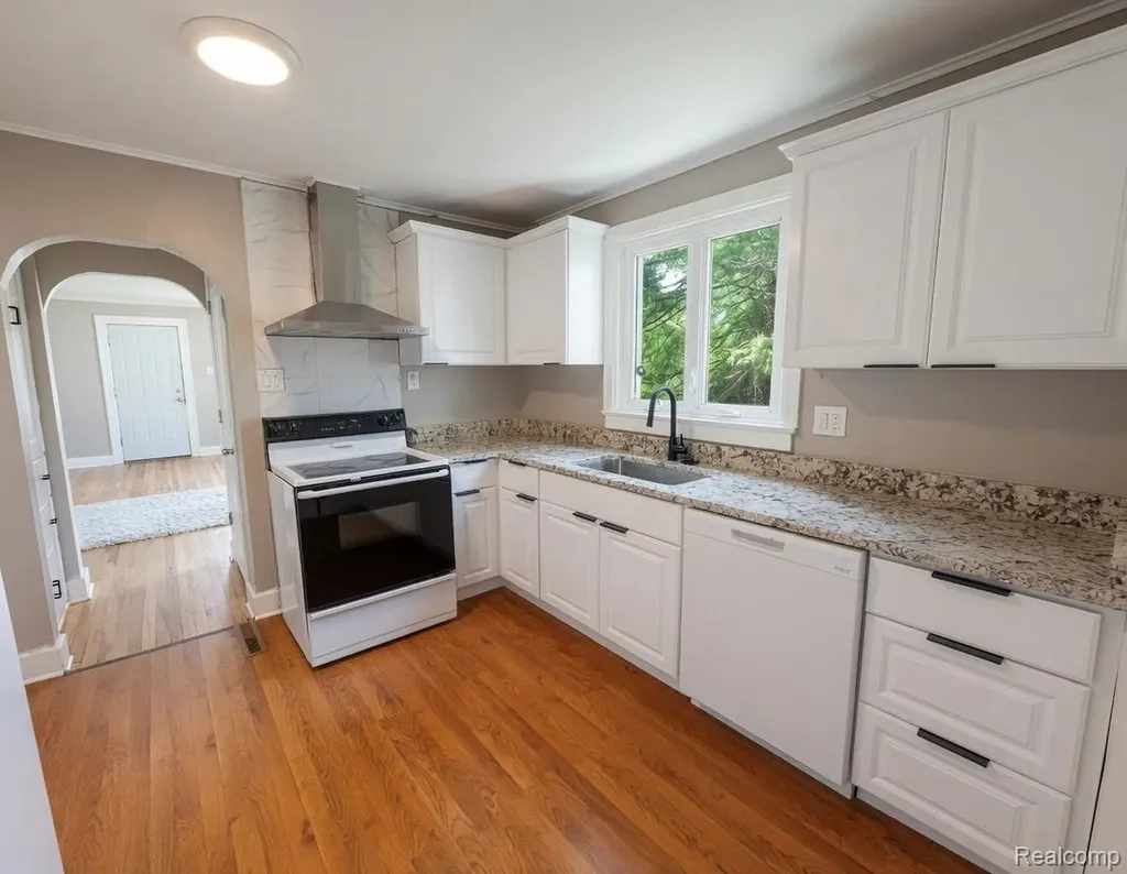 93 Omar Street Pontiac City MI 48342