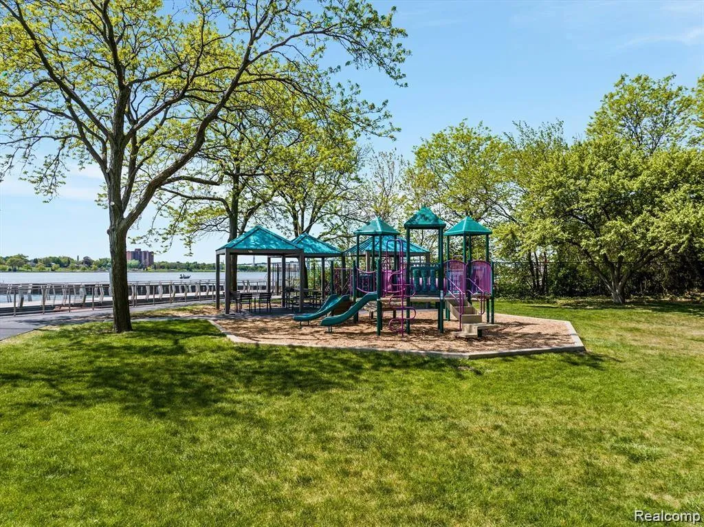 1001 W Jefferson Avenue Detroit City MI 48226