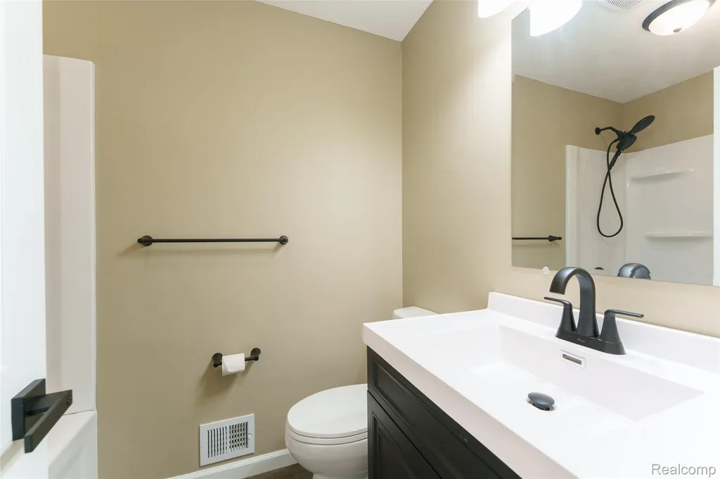 6201 Lerner Way Lansing City MI 48911