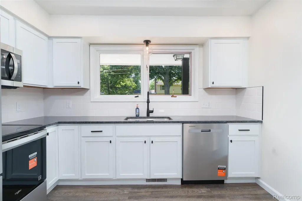 6201 Lerner Way Lansing City MI 48911