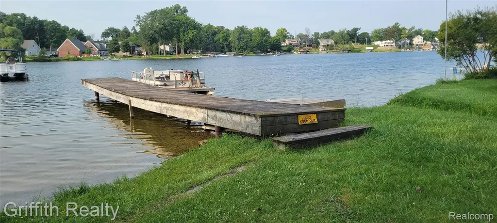 1382 Elmhurst Drive Genoa Township MI 48843
