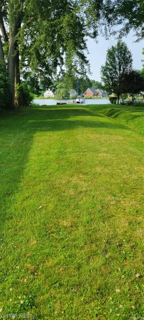 1382 Elmhurst Drive Genoa Township MI 48843