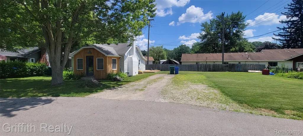 1382 Elmhurst Drive Genoa Township MI 48843