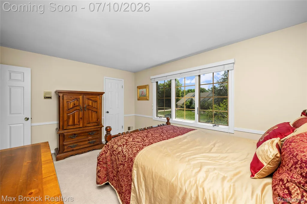 31223 Country Ridge Circle Farmington Hills City MI 48331