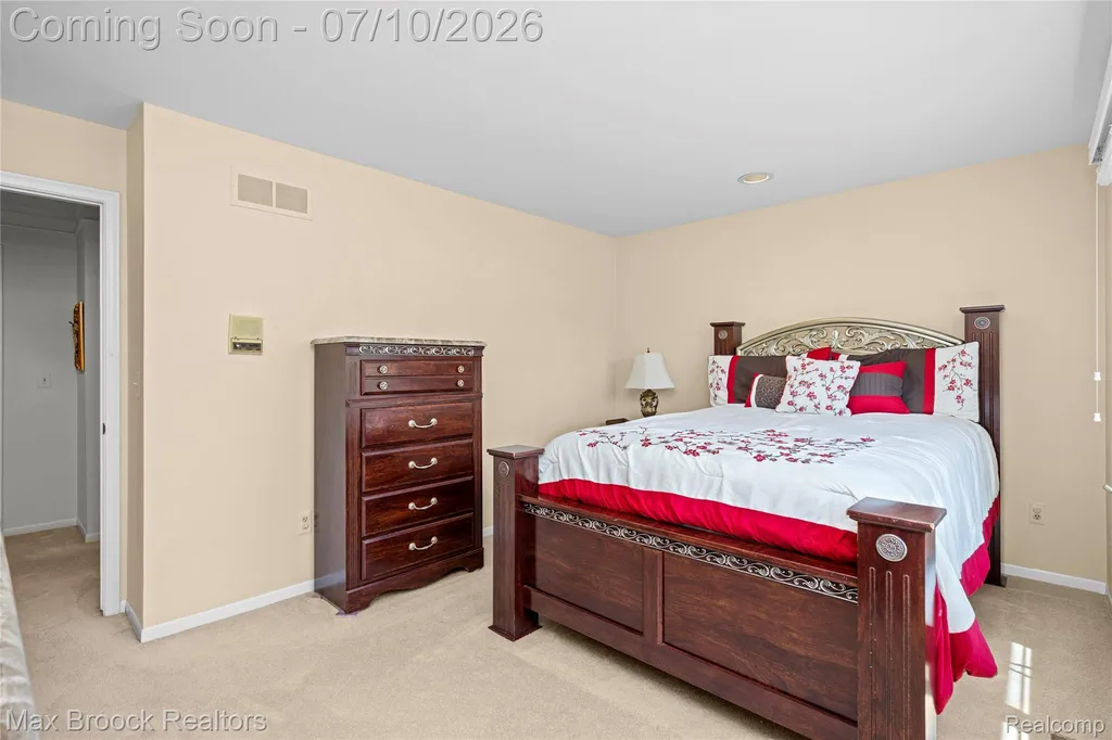 31223 Country Ridge Circle Farmington Hills City MI 48331