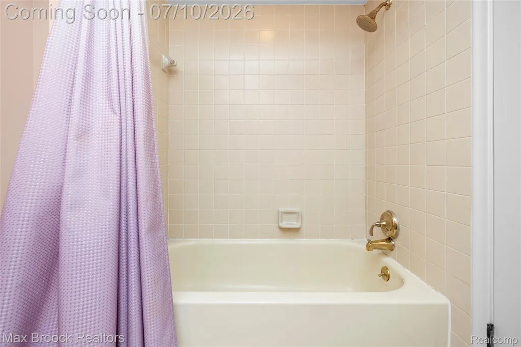 31223 Country Ridge Circle Farmington Hills City MI 48331