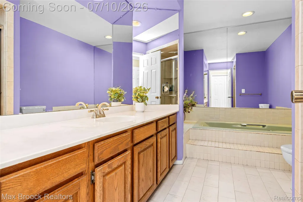 31223 Country Ridge Circle Farmington Hills City MI 48331