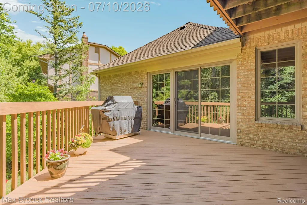 31223 Country Ridge Circle Farmington Hills City MI 48331