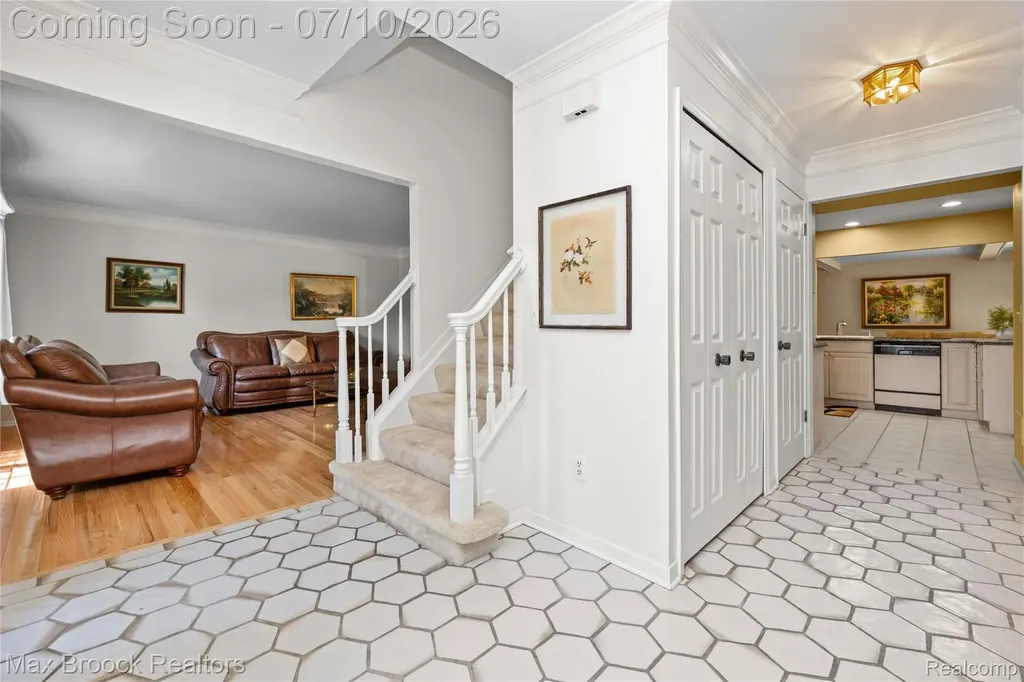 31223 Country Ridge Circle Farmington Hills City MI 48331