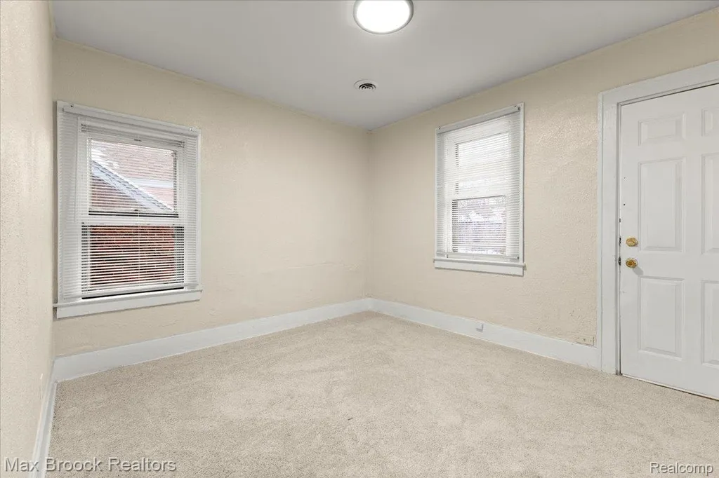 17180 Kentucky Street Detroit City MI 48221
