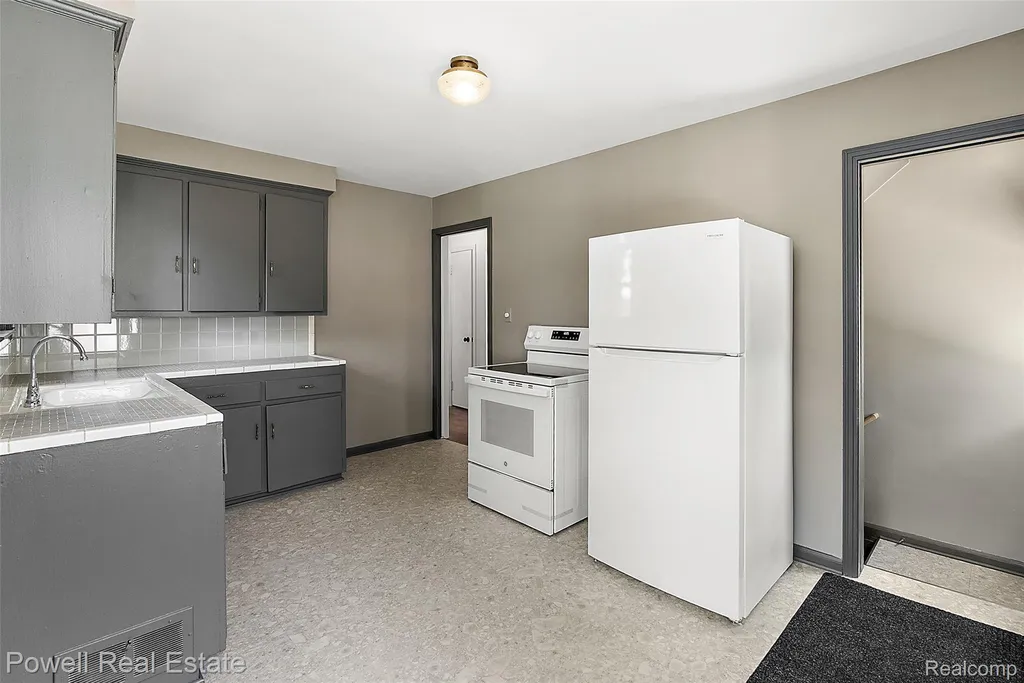 3132 Parker Drive Royal Oak City MI 48073