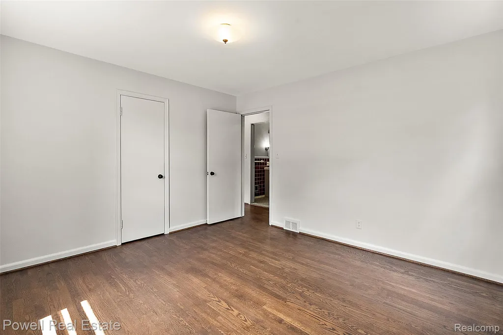 3132 Parker Drive Royal Oak City MI 48073