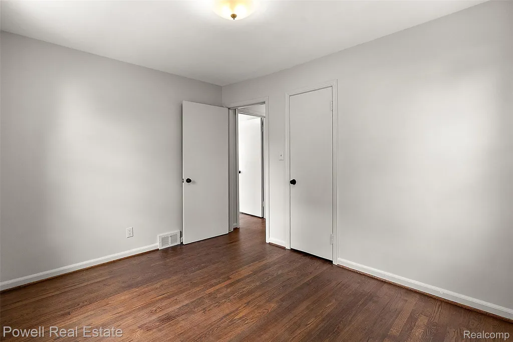 3132 Parker Drive Royal Oak City MI 48073