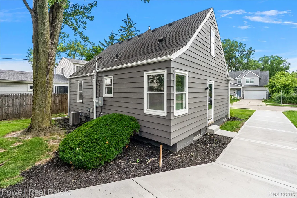 3132 Parker Drive Royal Oak City MI 48073