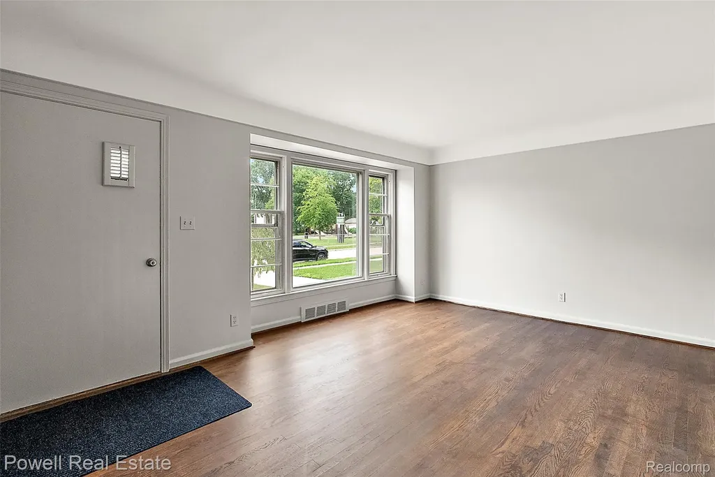 3132 Parker Drive Royal Oak City MI 48073