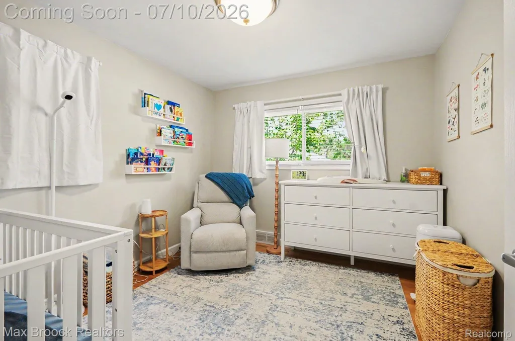 27720 Jefferson Avenue St. Clair Shores City MI 48081