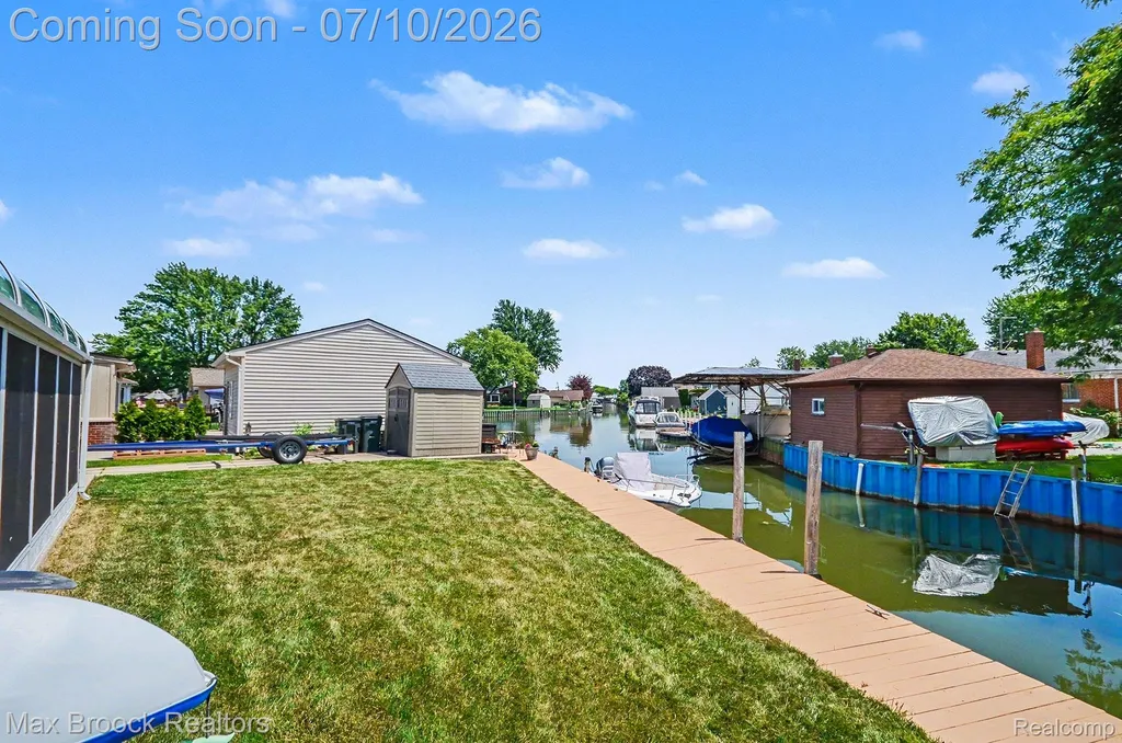 27720 Jefferson Avenue St. Clair Shores City MI 48081