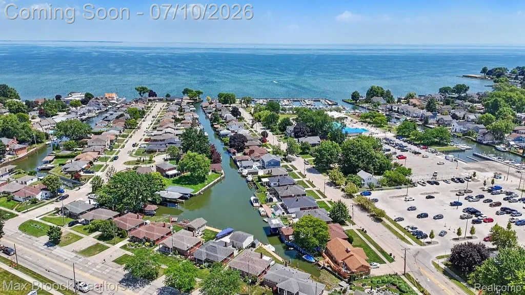 27720 Jefferson Avenue St. Clair Shores City MI 48081