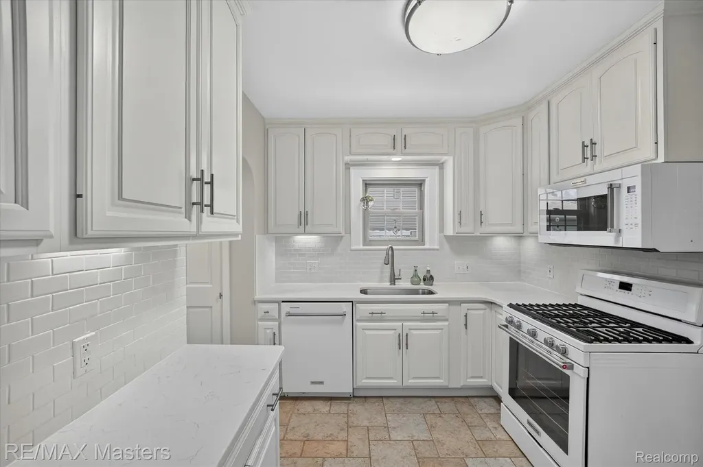 649 Borgess Avenue Monroe City MI 48162