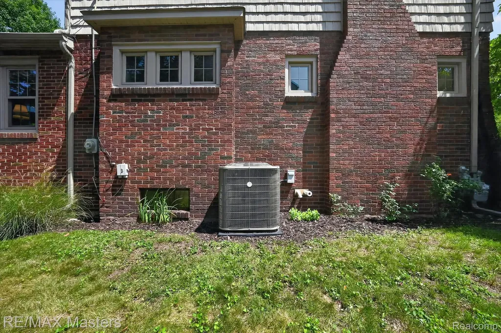 649 Borgess Avenue Monroe City MI 48162